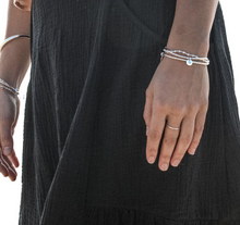 Load image into Gallery viewer, Petals Australia Love Letter Y